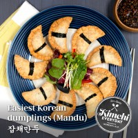 Fried dumplings (Mandu) / 잡채만두